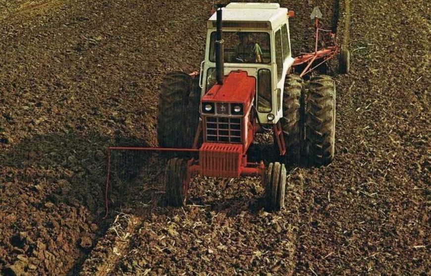 IHC 766 Traktor mit Kabine (Quelle: Hersteller)