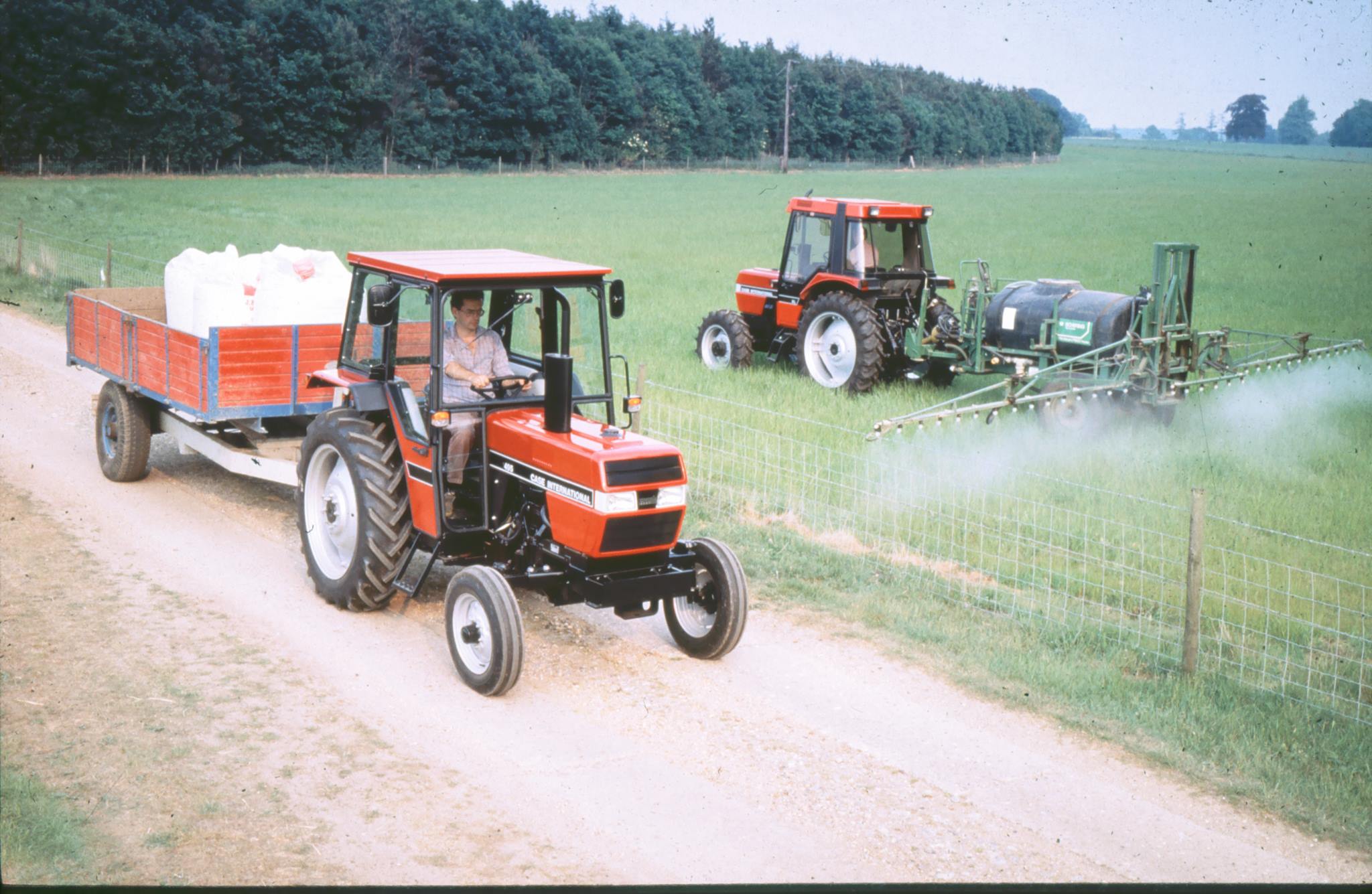 Case IH 495 und 595XL Traktoren (Quelle: CNH)