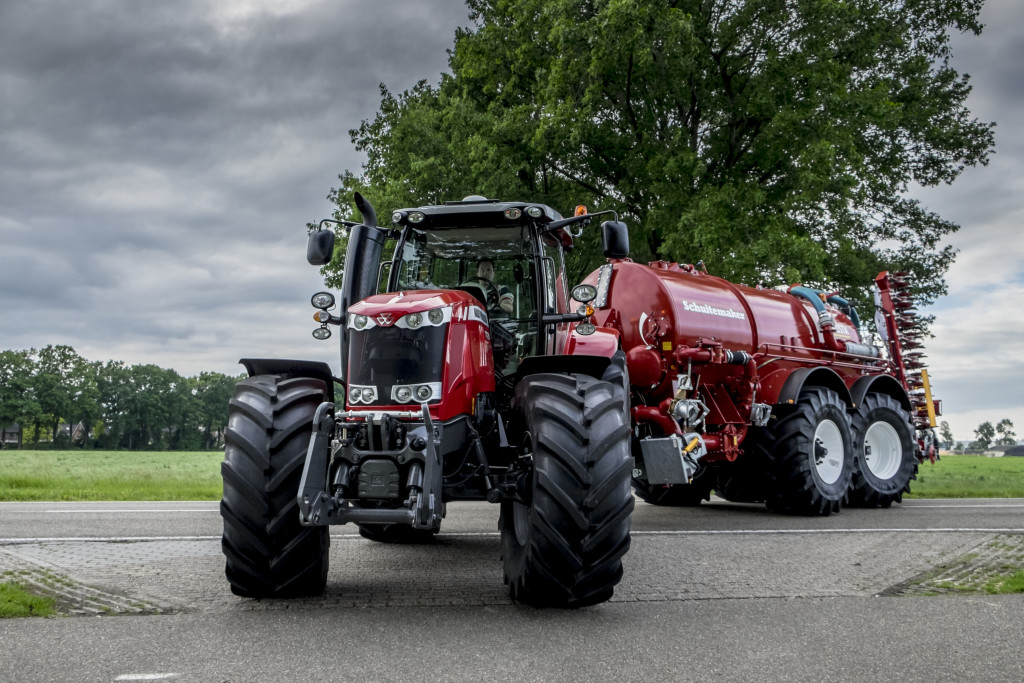 Massey Ferguson 7724 Traktor (Quelle: AGCO)