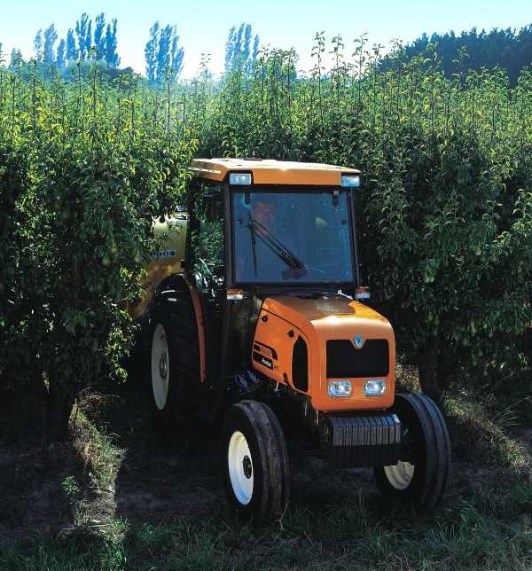 Renault Fructus 140 Obstbautraktor (Quelle: Claas)