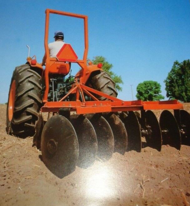 Kubota L305 Traktor (Quelle: Kubota)