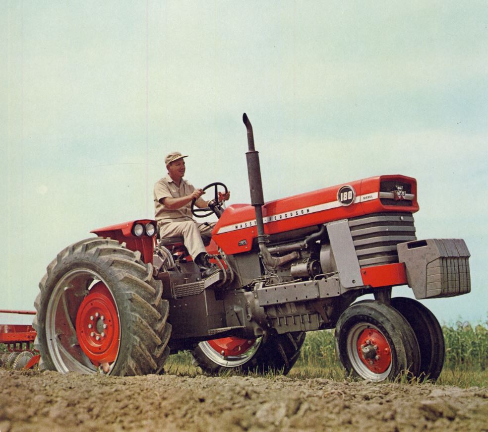 Massey Ferguson 180 Traktor in der Tricycle Version (Quelle: AGCO)