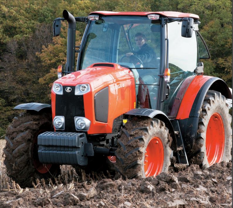Kubota M110GX-II Traktor mit Pflug (Quelle: Kubota)