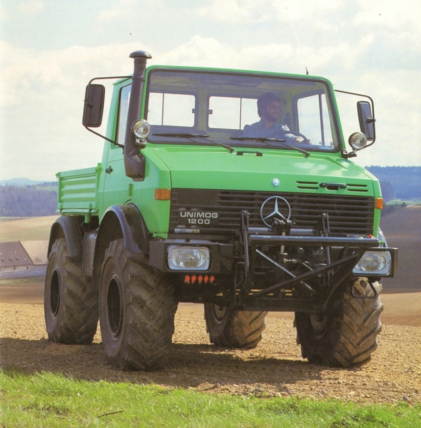 Mercedes-Benz Unimog U1200 der Baureihe 424 (Quelle: Mercedes-Benz AG)