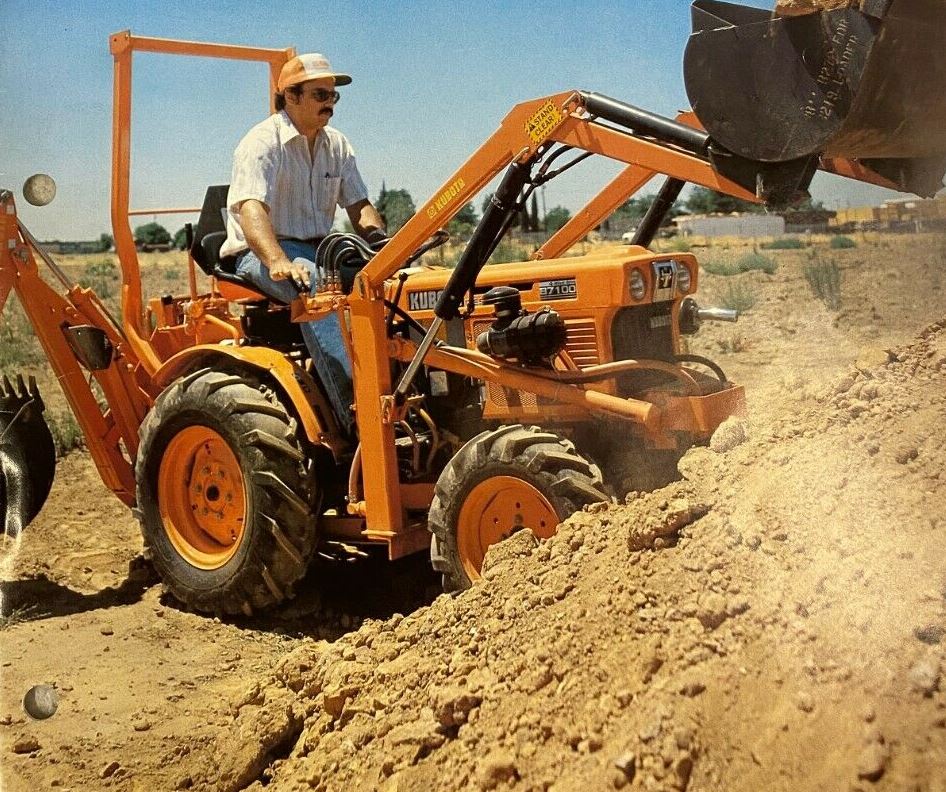 Kubota B7100 Kleintraktor mit Frontlader (Quelle: Kubota)
