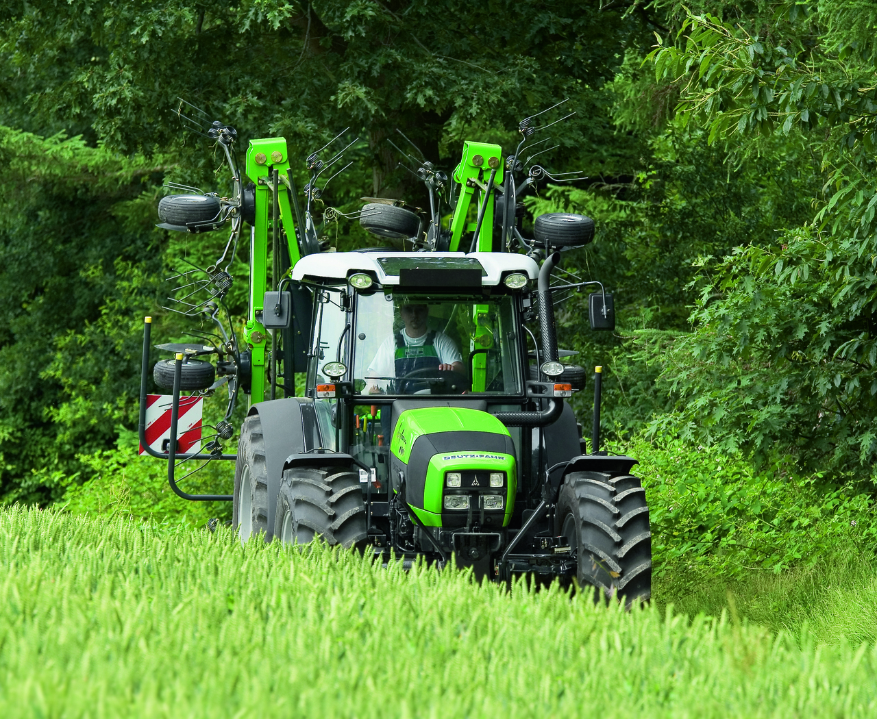 Deutz-Fahr Agrofarm 100 Traktor (Quelle: SDF Archiv)