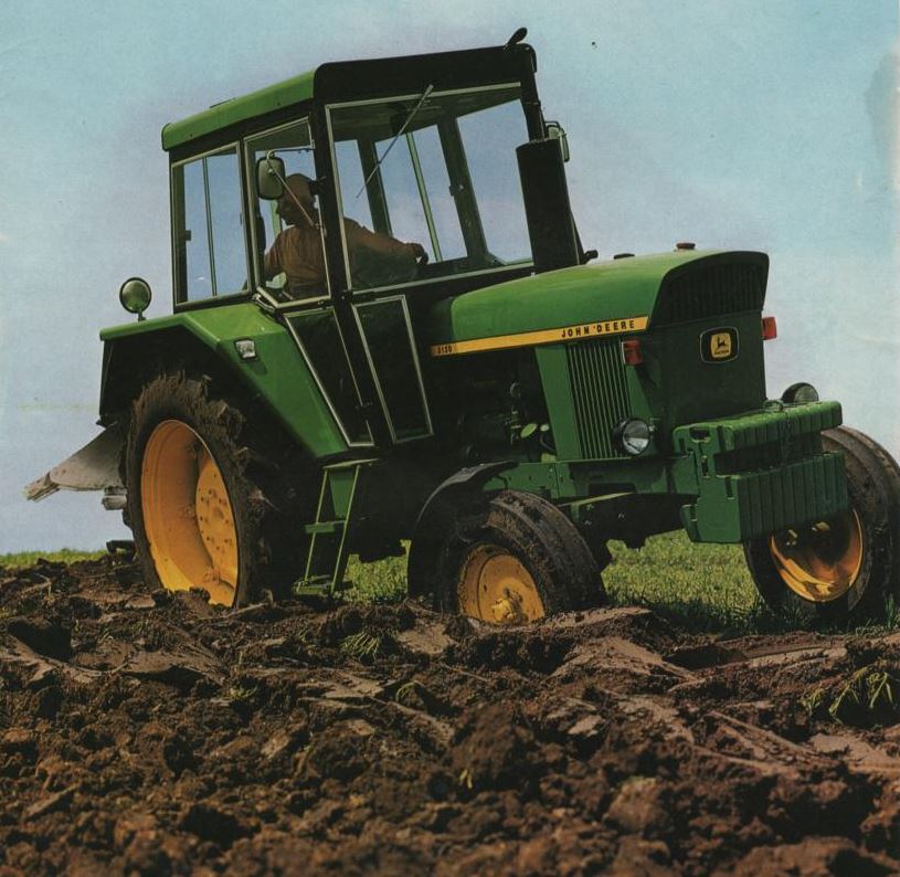 John Deere 3130 Traktor im Design vor 1975 (Quelle: John Deere)