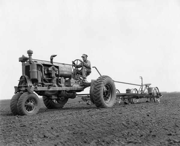 IHC Farmall F-30 Traktor (Quelle: Wisconsin Historical Society)