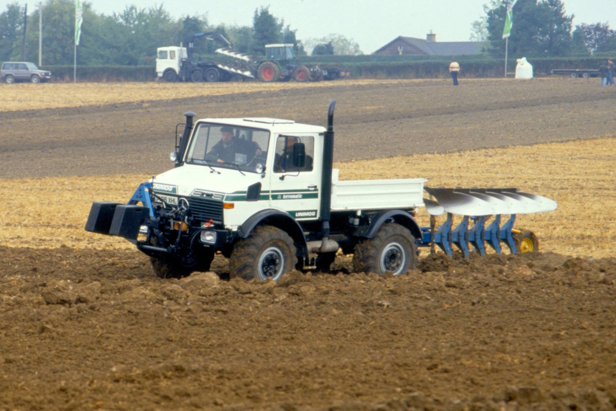 Mercedes-Benz Unimog U1200 der Baureihe 424 (Quelle: Classic Tractor Magazine)