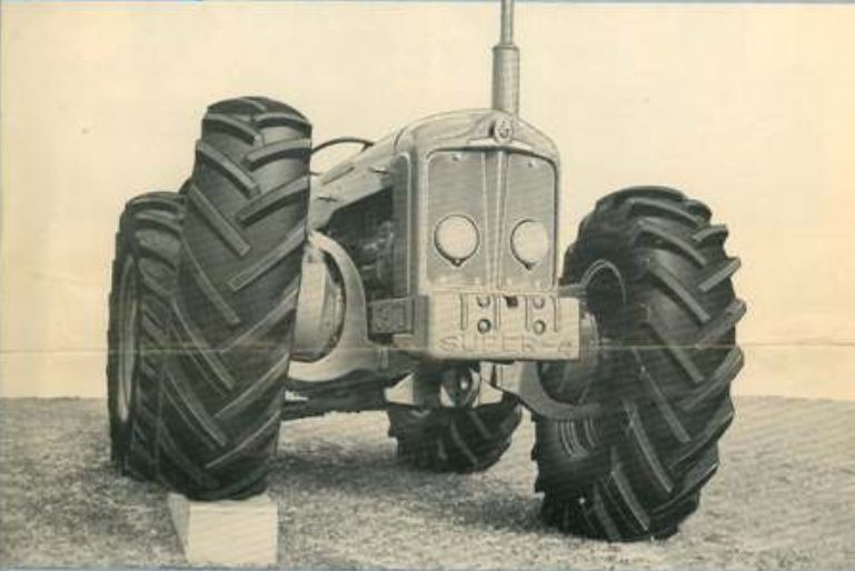 Fordson County Super 4 (Quelle: CNH)
