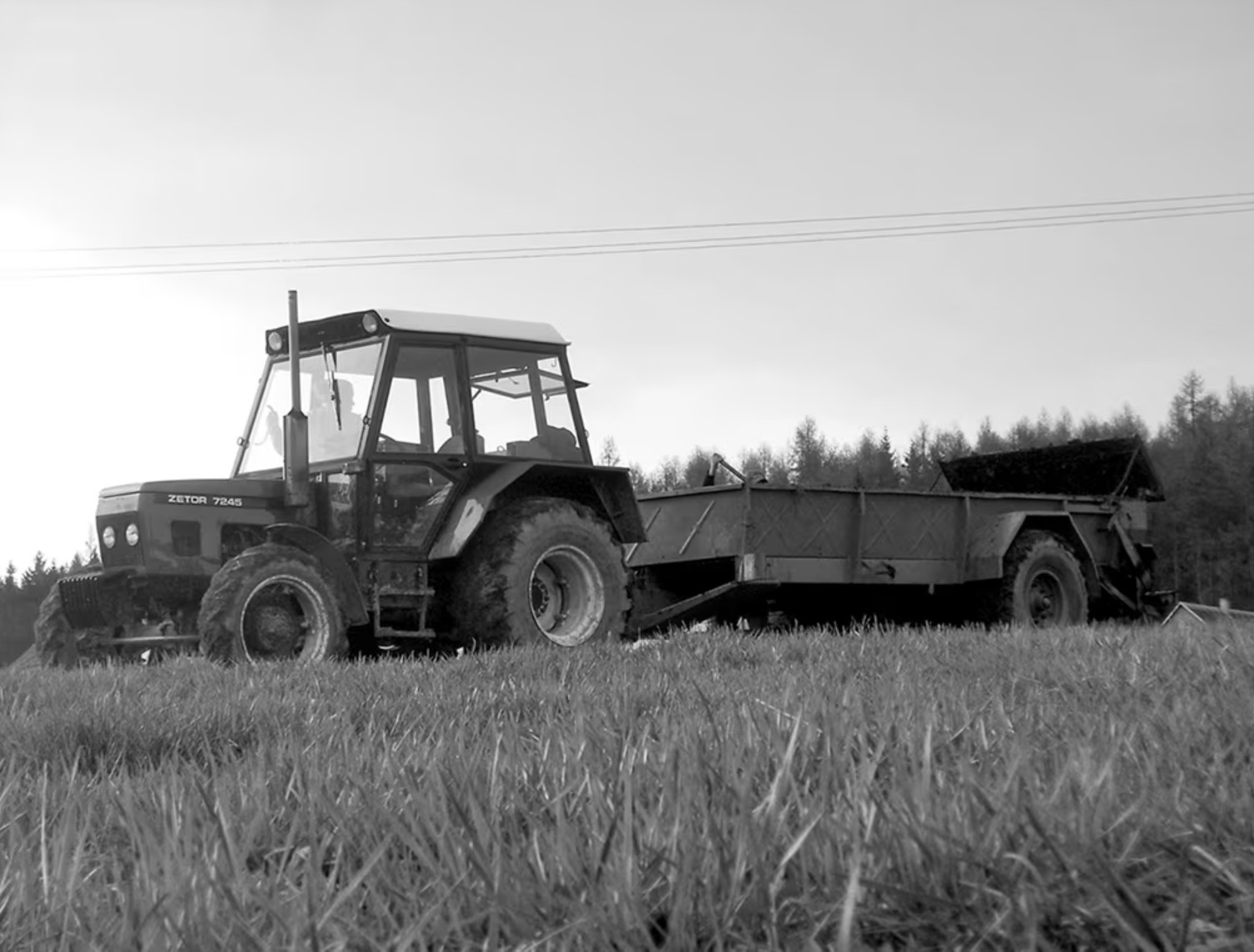 Zetor 7245 Traktor (Quelle: Hersteller)