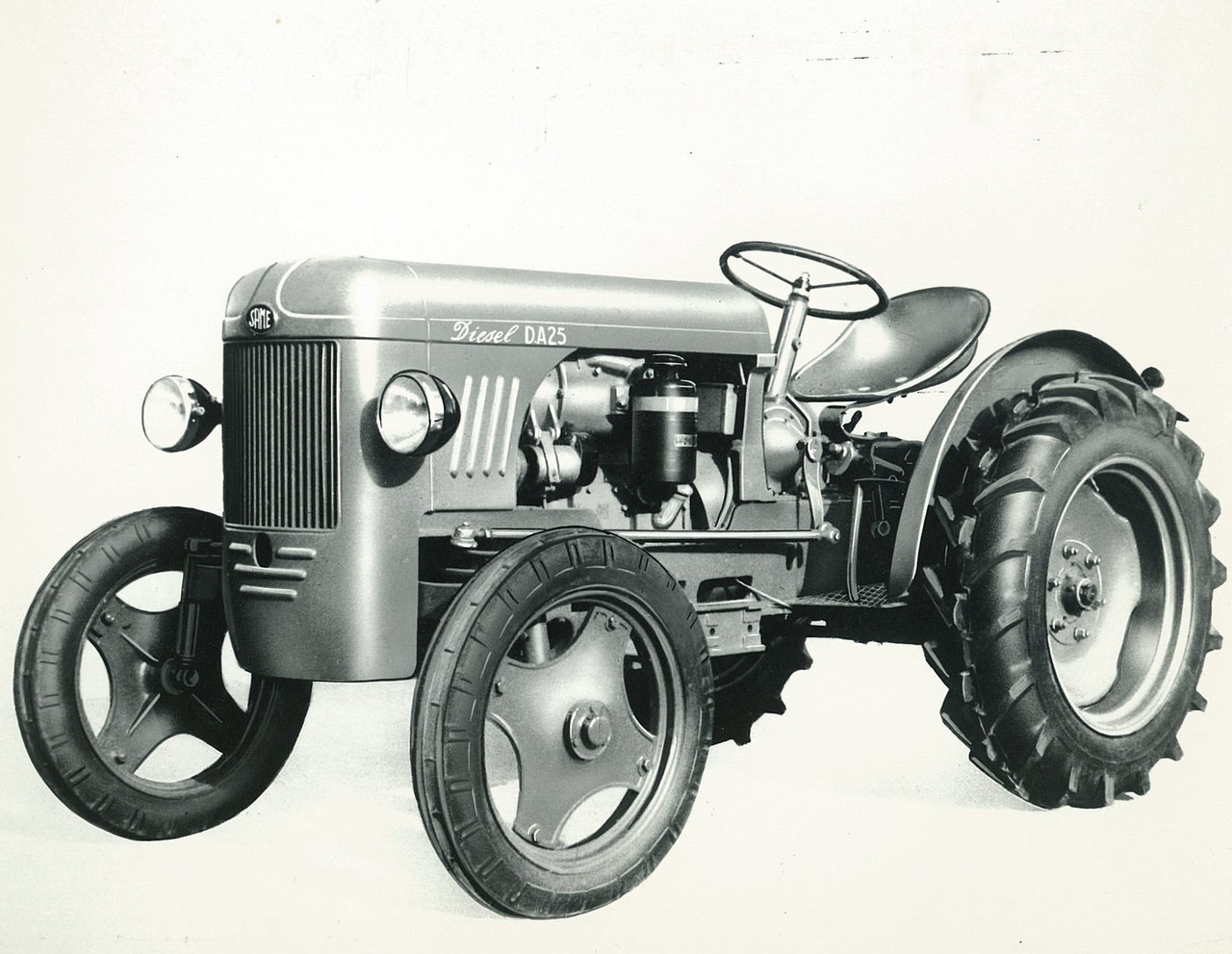 SAME DA25 Traktor mit Mähdrescher (Quelle: SDF Archiv)