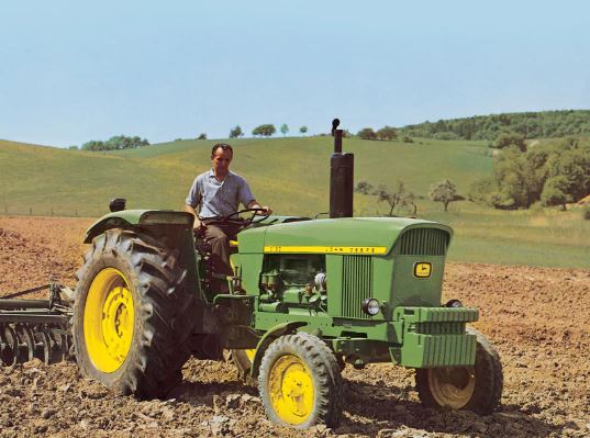 John Deere 2120 Traktor (Quelle: John Deere)