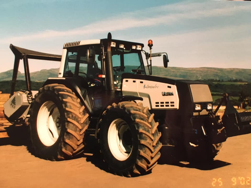 Valtra 8950 HiTech Intercooler Traktor (Quelle: Hersteller)