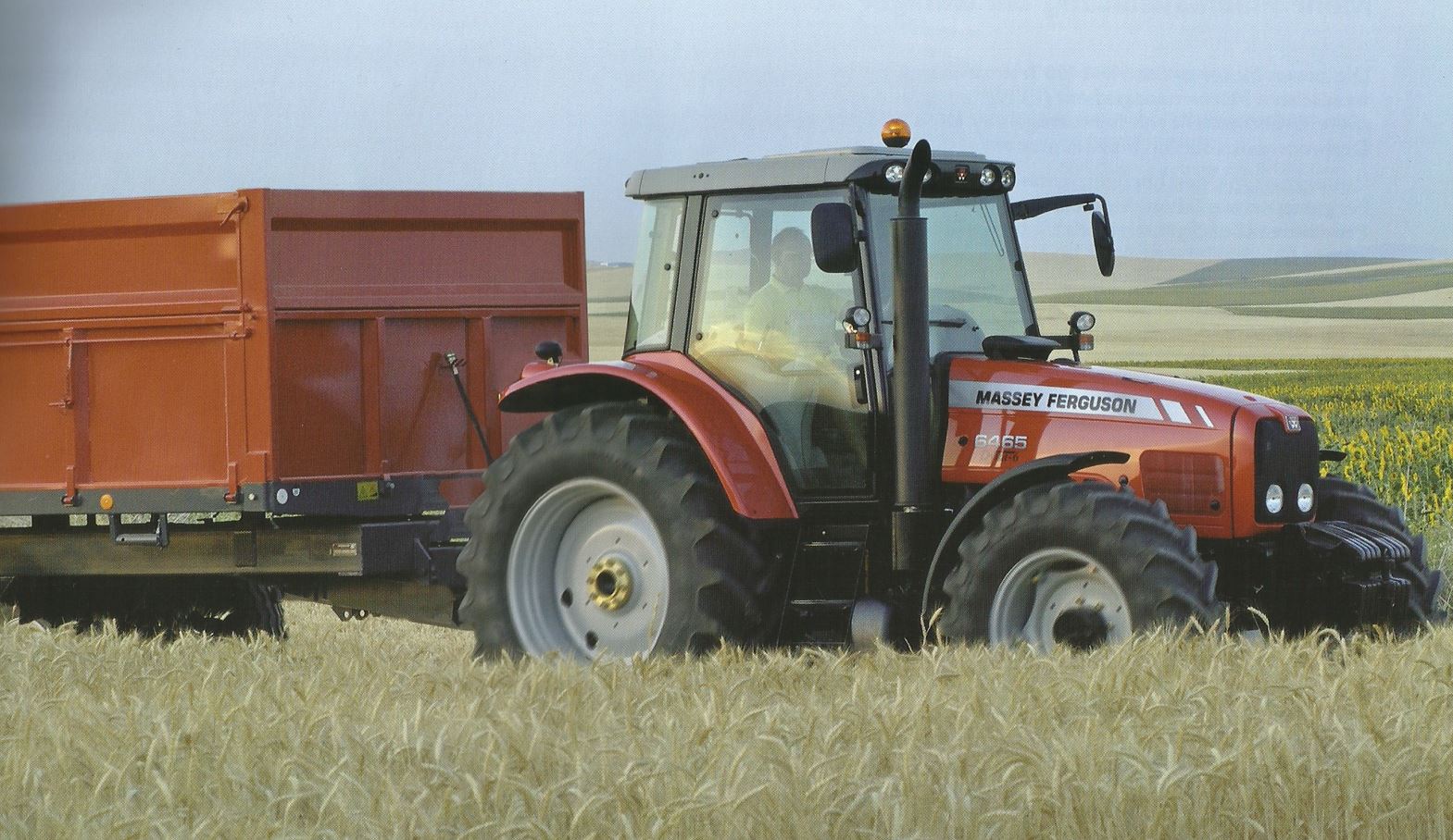 Massey Ferguson 6465 Dyna-6 Allradtraktor (Quelle: AGCO)