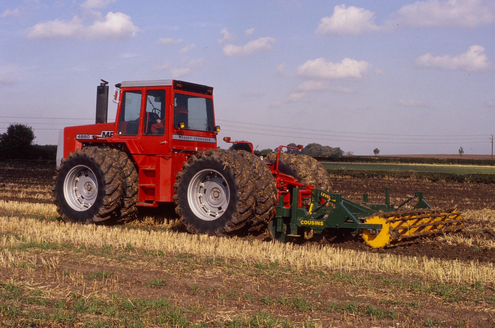 Massey Ferguson 4880 Knicklenker (Quelle: AGCO)