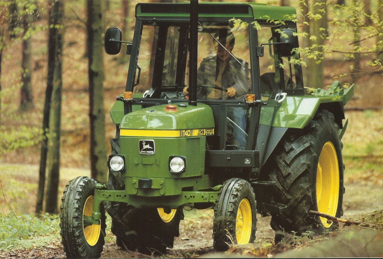 John Deere 1140 Traktor mit FSC Kabine (Quelle: John Deere)