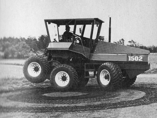 Valmet 1502 Traktor mit drei Achsen (Quelle: Hersteller)