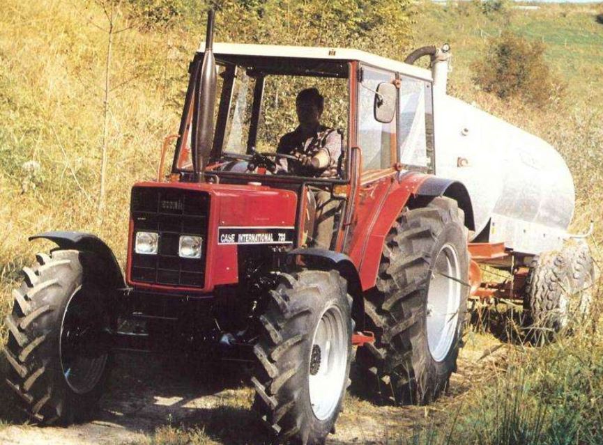 Case IH 733 Allrad Traktor der 1. Generation (Quelle: CNH)
