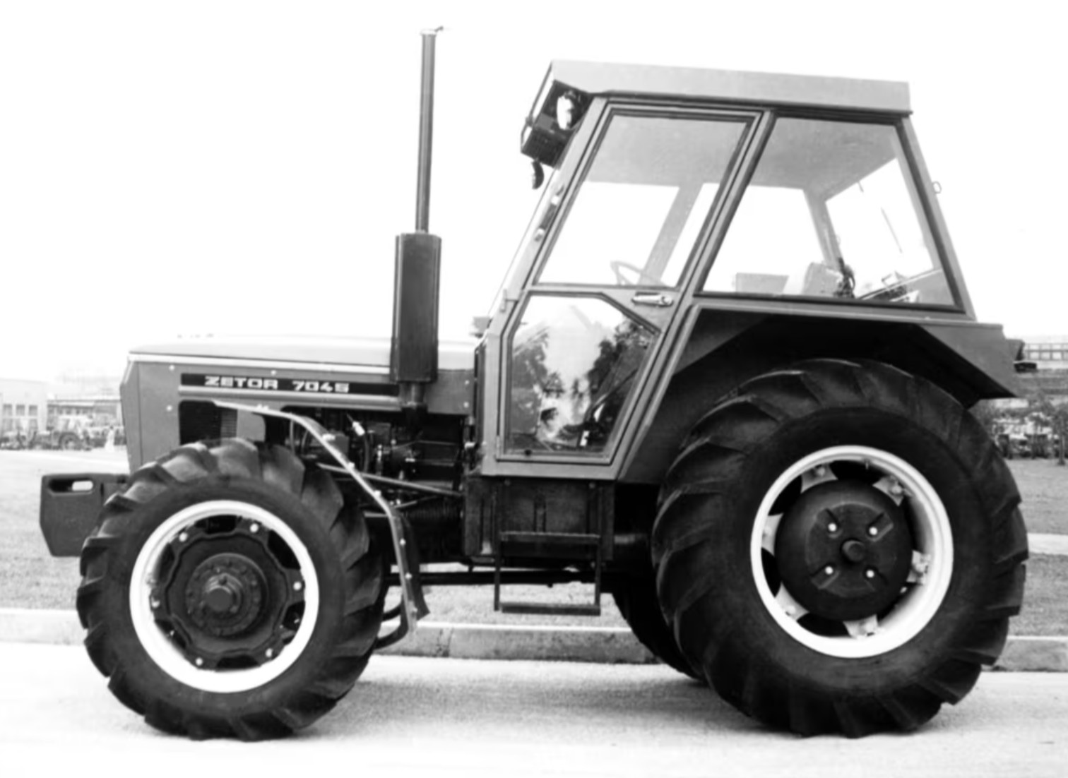 Zetor 7045 Traktor (Quelle: Hersteller)