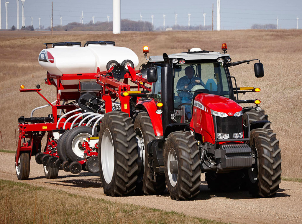 Massey Ferguson 7726 Traktor (Quelle: AGCO)