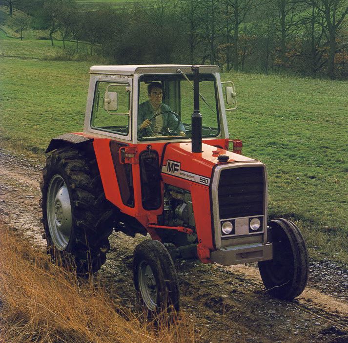 Massey Ferguson 590 Traktor (1. Generation) (Quelle: AGCO)