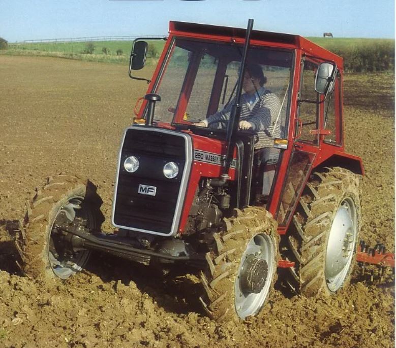Massey Ferguson 250 Traktor (Quelle: AGCO)