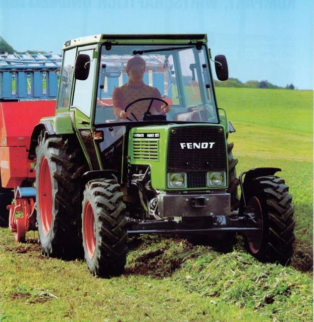 Fendt Farmer 102 LSA Traktor mit Ladewagen (Quelle: AGCO Fendt)