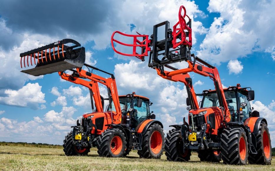 Kubota M6-122 & M6-132 Traktoren mit Frontlader (Quelle: Kubota)