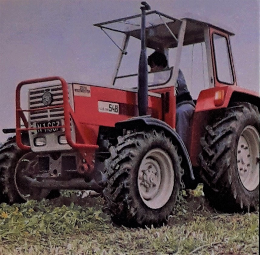 Steyr 548 Allradtraktor mit Kabine (Quelle: CNH)