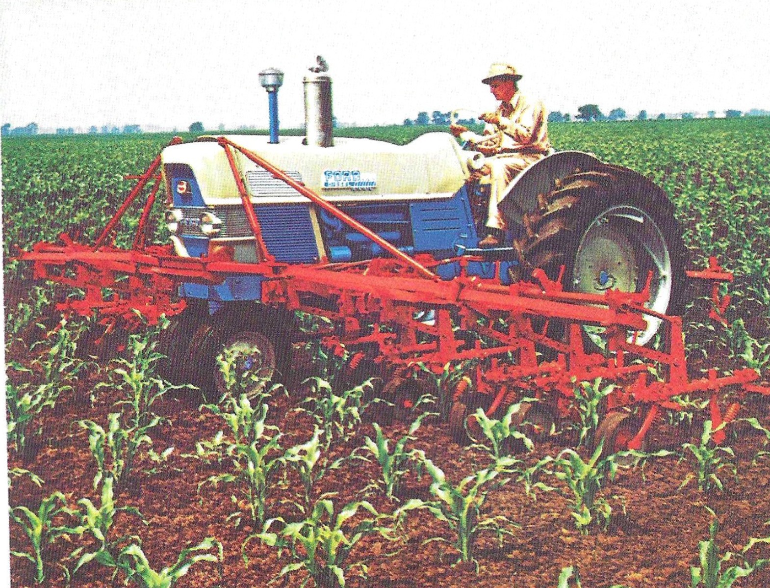 Ford 6000 Traktor in neuer Farbgebung (Quelle: CNH)