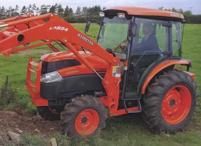 Kubota L5040 Kompakttraktor mit Allrad und Frontlader (Quelle: Kubota)