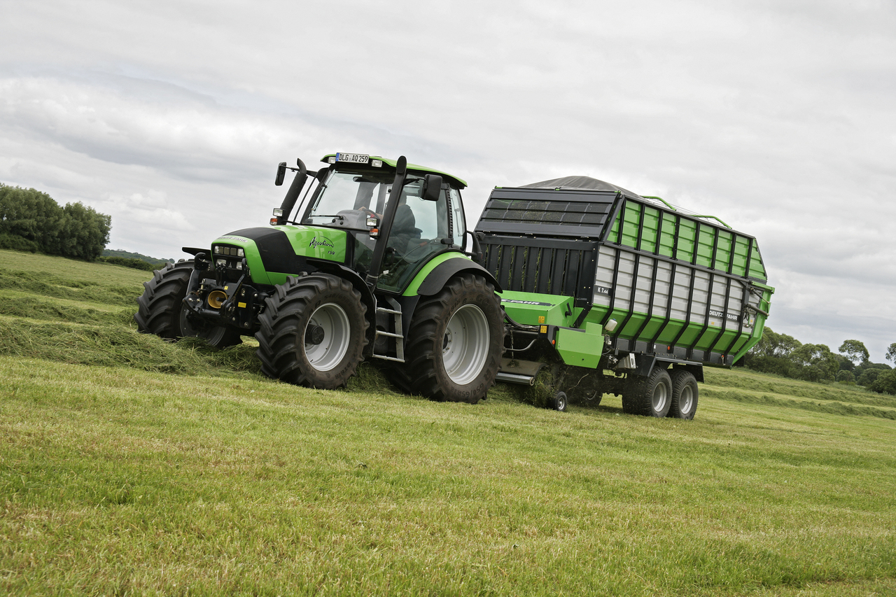 Deutz-Fahr Agrotron 150 Traktor (Quelle: SDF Archiv)