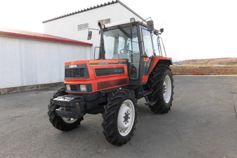 Kubota M1-85 Traktor (Quelle: Maschinio)