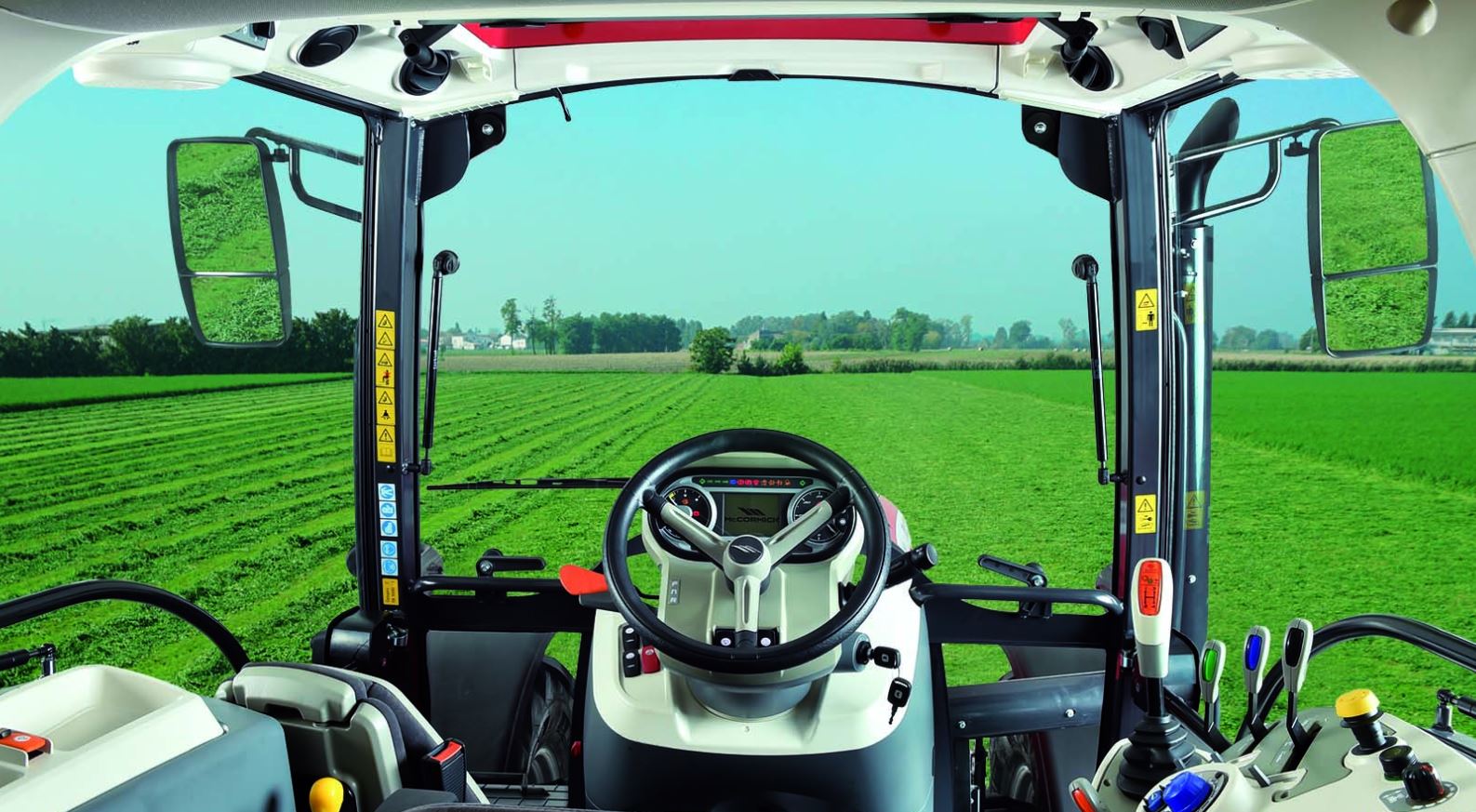 McCormick X5 Kabine (Quelle: Argo)