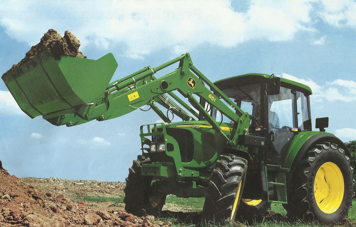 John Deere 6220 SE Traktor mit Frontlader (Quelle: John Deere)