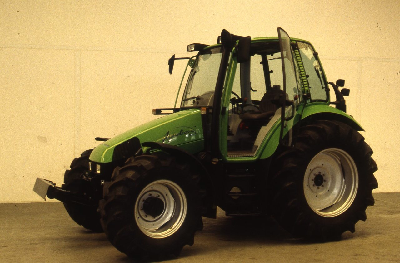 Deutz-Fahr Agrotron 4.95 Mk1 Traktor (Quelle: SDF Archiv)