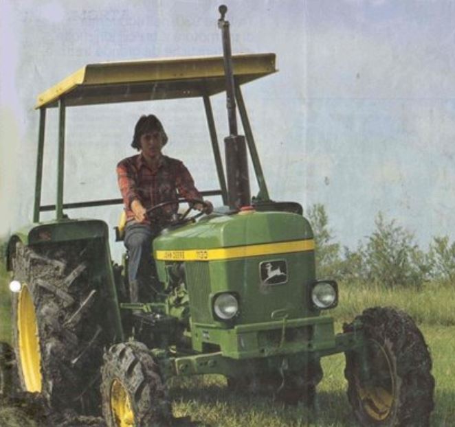 John Deere 1130 Traktor mit Sonnendach (Quelle: John Deere)