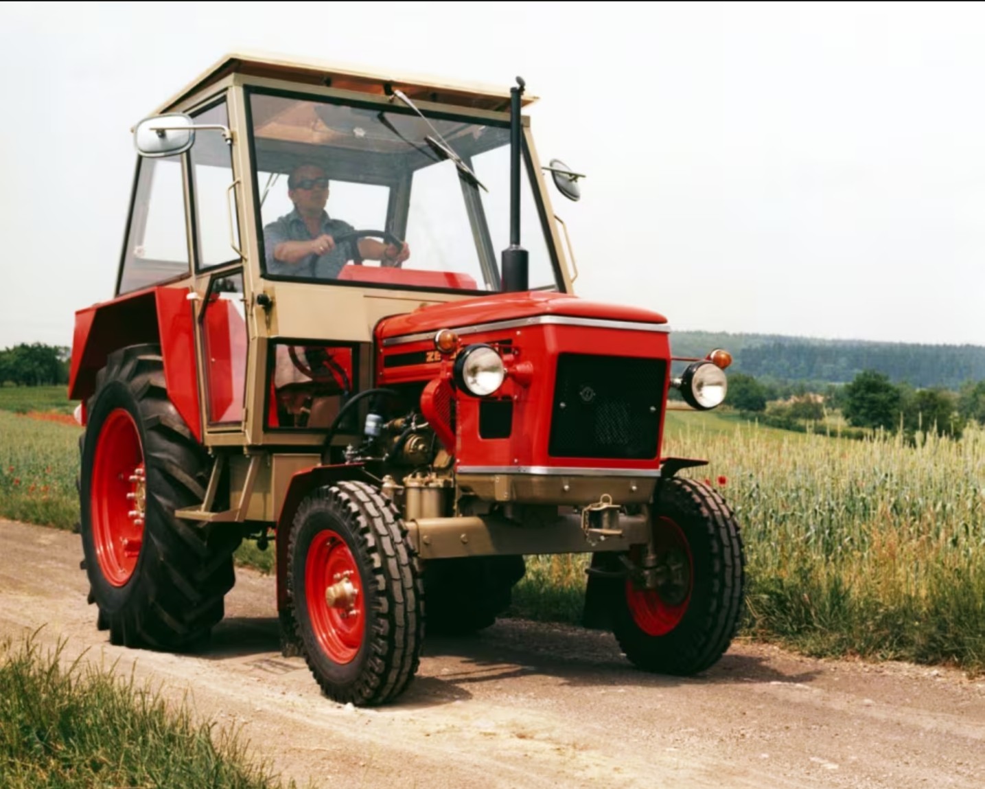 Zetor 4911 Traktor (Quelle: Zetor)