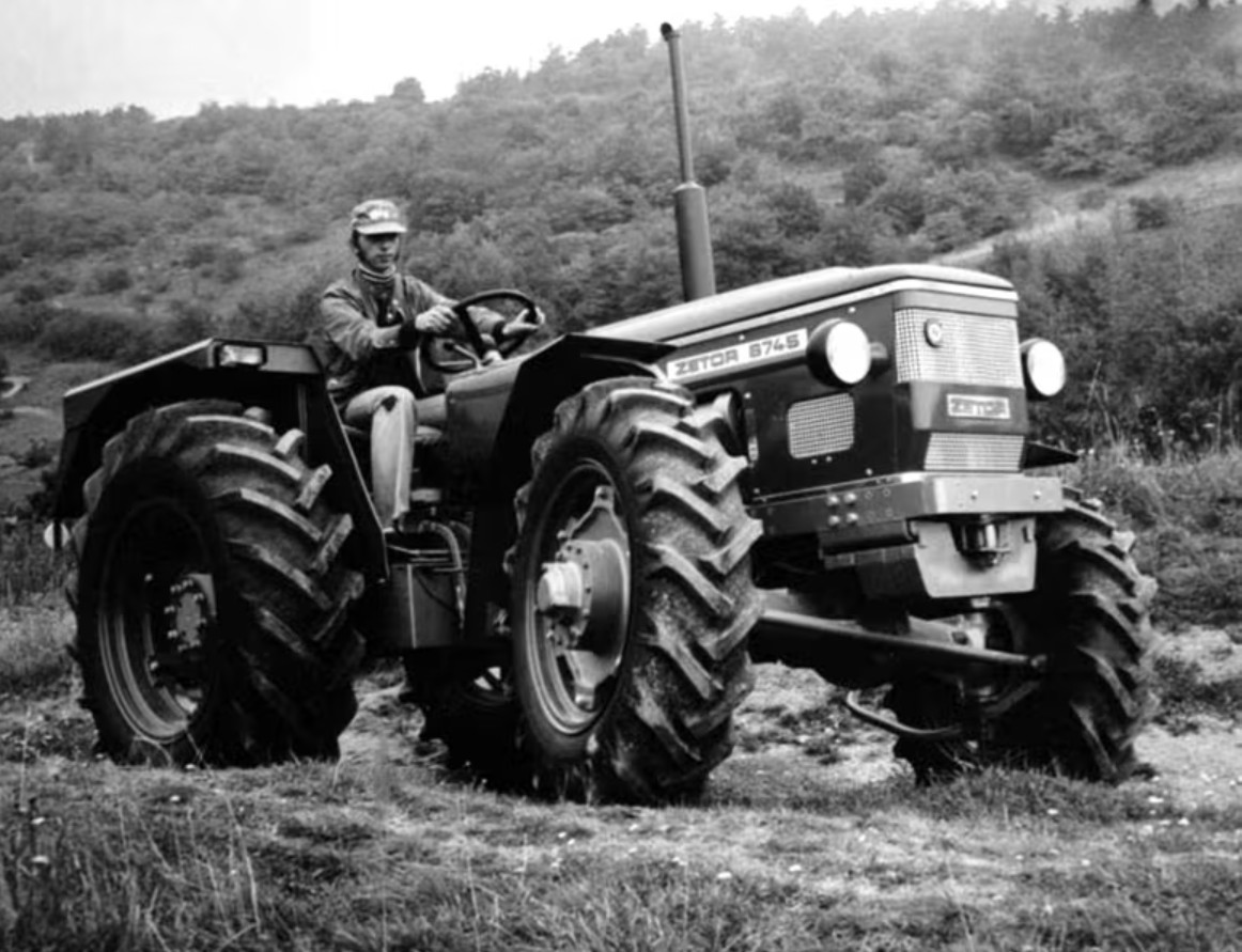 Zetor 6745 Traktor (Quelle: Hersteller)