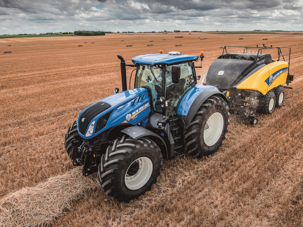 New Holland T7.290HD Großtraktor mit Ballenpresse (Quelle: CNH)