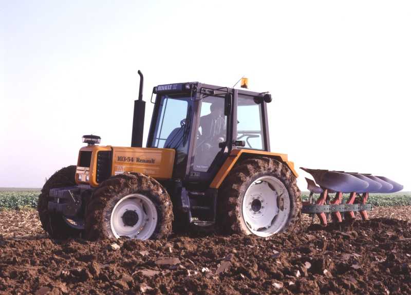 Renault 106-54 TX Traktor mit Kabine (Quelle: Claas)