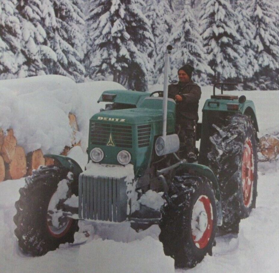 Deutz D8006A Traktor (Quelle: SDF Archiv)