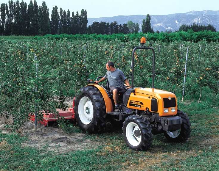 Renault Fructus 140 Obstbautraktor (Quelle: Claas)