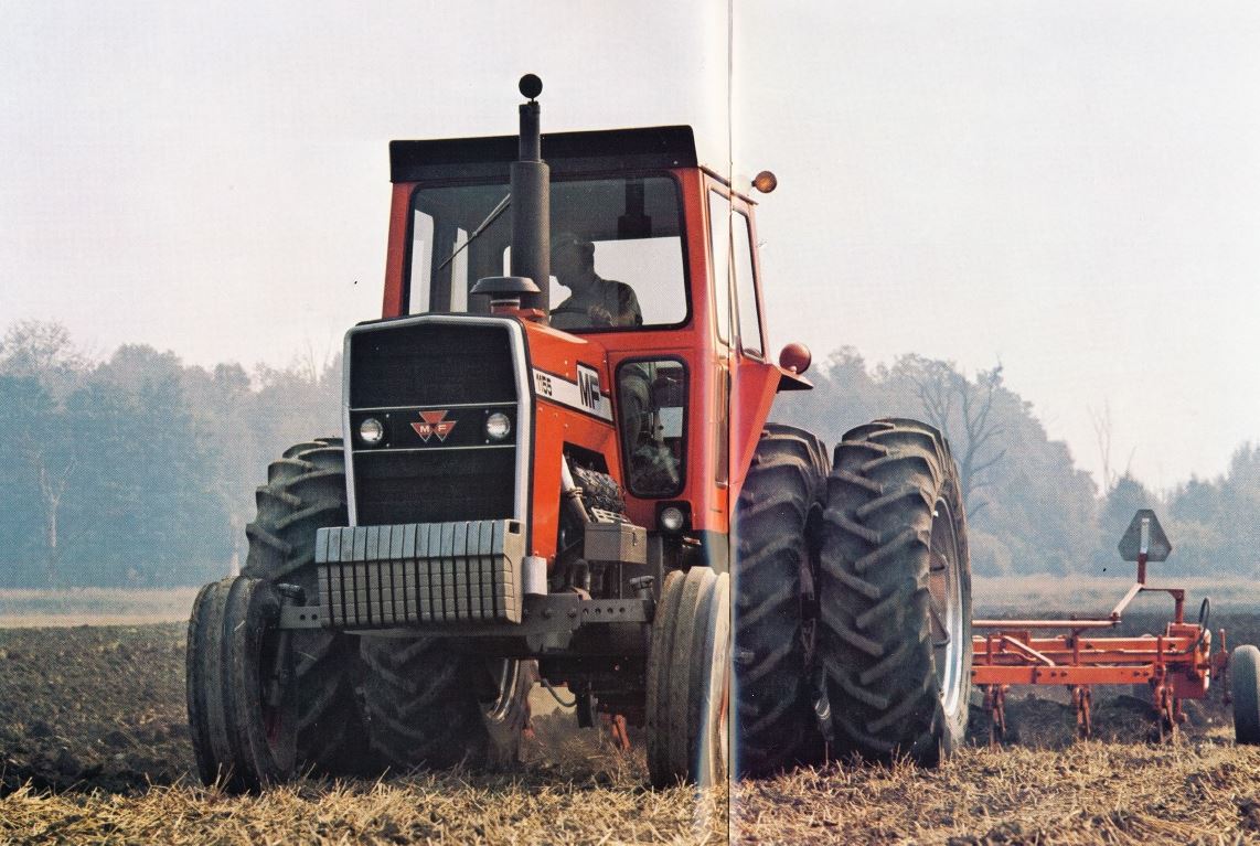 Massey Ferguson 1155 Traktor mit Kabine und V8 Motor(Quelle: AGCO)