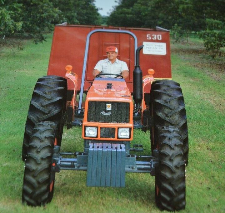Kubota M4030DT Allradtraktor (Quelle: Kubota)