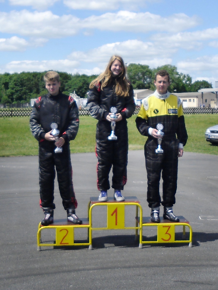 Doppelsieg in Klasse 4 mit Janica Schlüer auf Platz 1 und David Anderson auf Rang 2