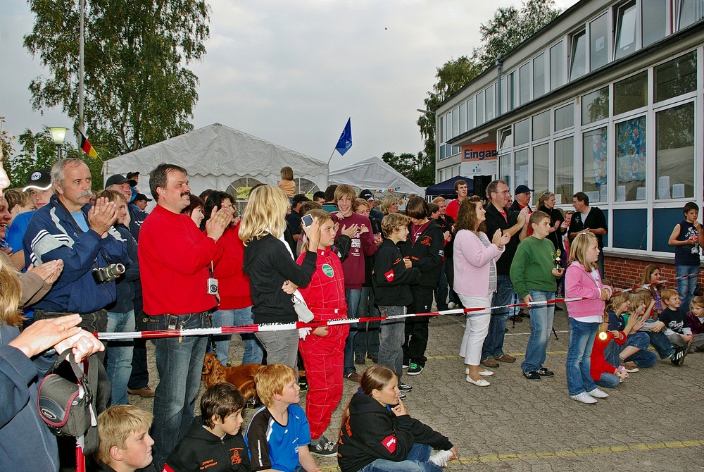 Blick auf die Zuschauer bei der Siegerehrung am Sonntagnachmittag gegen 18:00 Uhr.