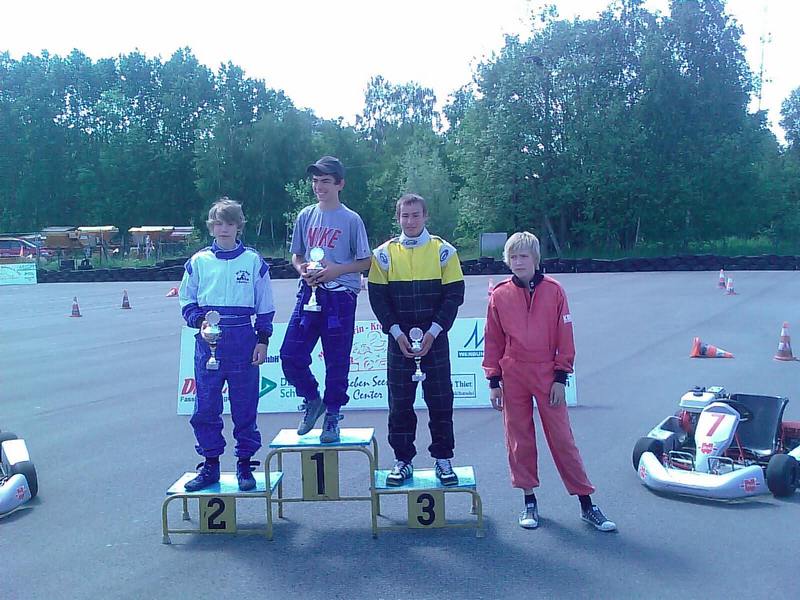 Siegerehrung in Klasse 4: 1. Necmettin Erol, MSC Berlin; 2. Meik Strohecker, MC Blau-Weiß Sanitz; 3. Florian Schreiber, BSC Aukrug; 4. Fabian Meyer, MSC Land Hadeln.