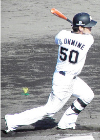 石垣島キャンプで試合に出場した大嶺翔太=2014年2月